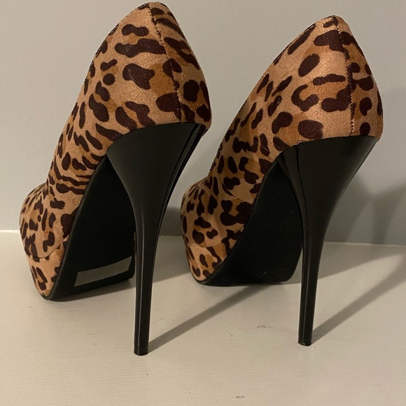 NWOT cheetah heels - Picture 3 of 4
